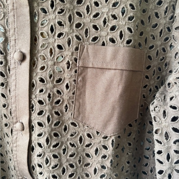 Susan Graver Style Brown Eyelet Long Sleeve Button Up Blouse Size S 100% Cotton - Picture 7 of 12